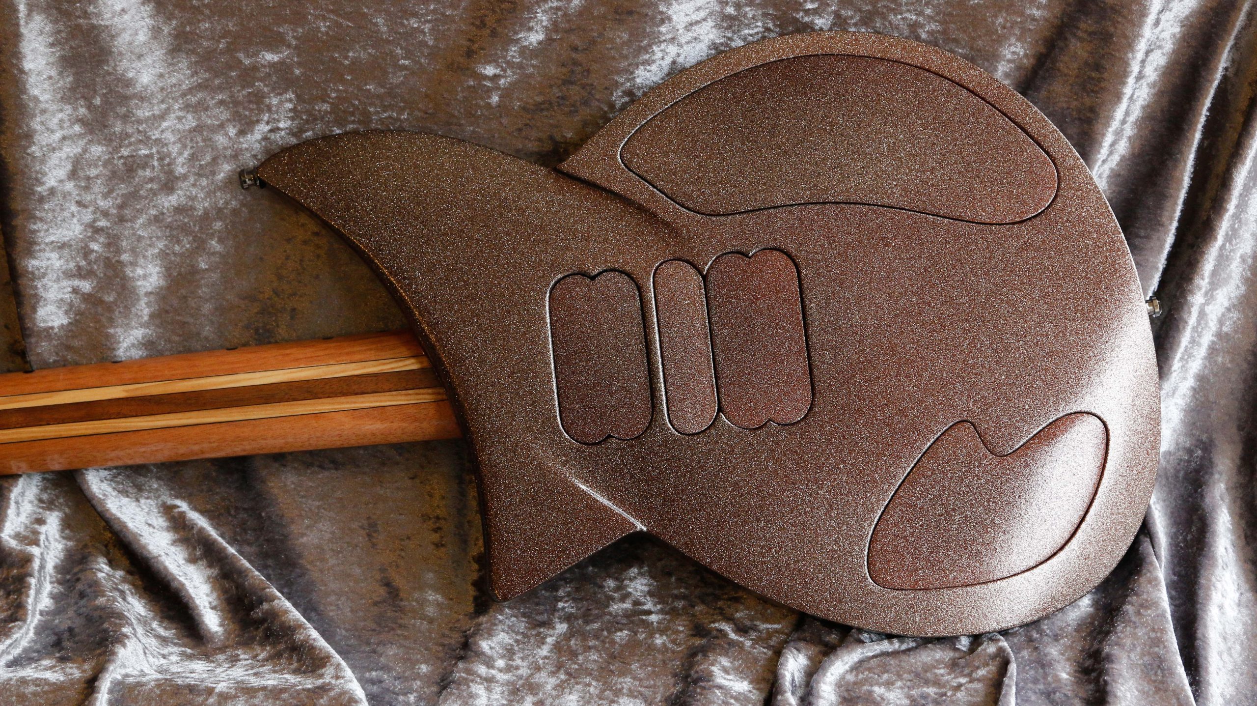 Chitarra Plié retro body finitura metal flake titanio lucida