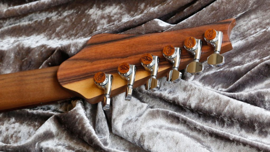 Body chitarra ergal 6 corde burl and resin edition top carved lucidoretro paletta laminato in rosewood brasiliano