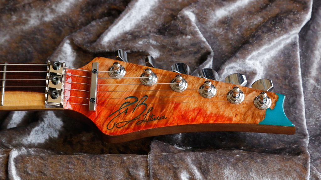 Body chitarra ergal 6 corde burl and resin edition top carved lucido paletta con top in radica e resina