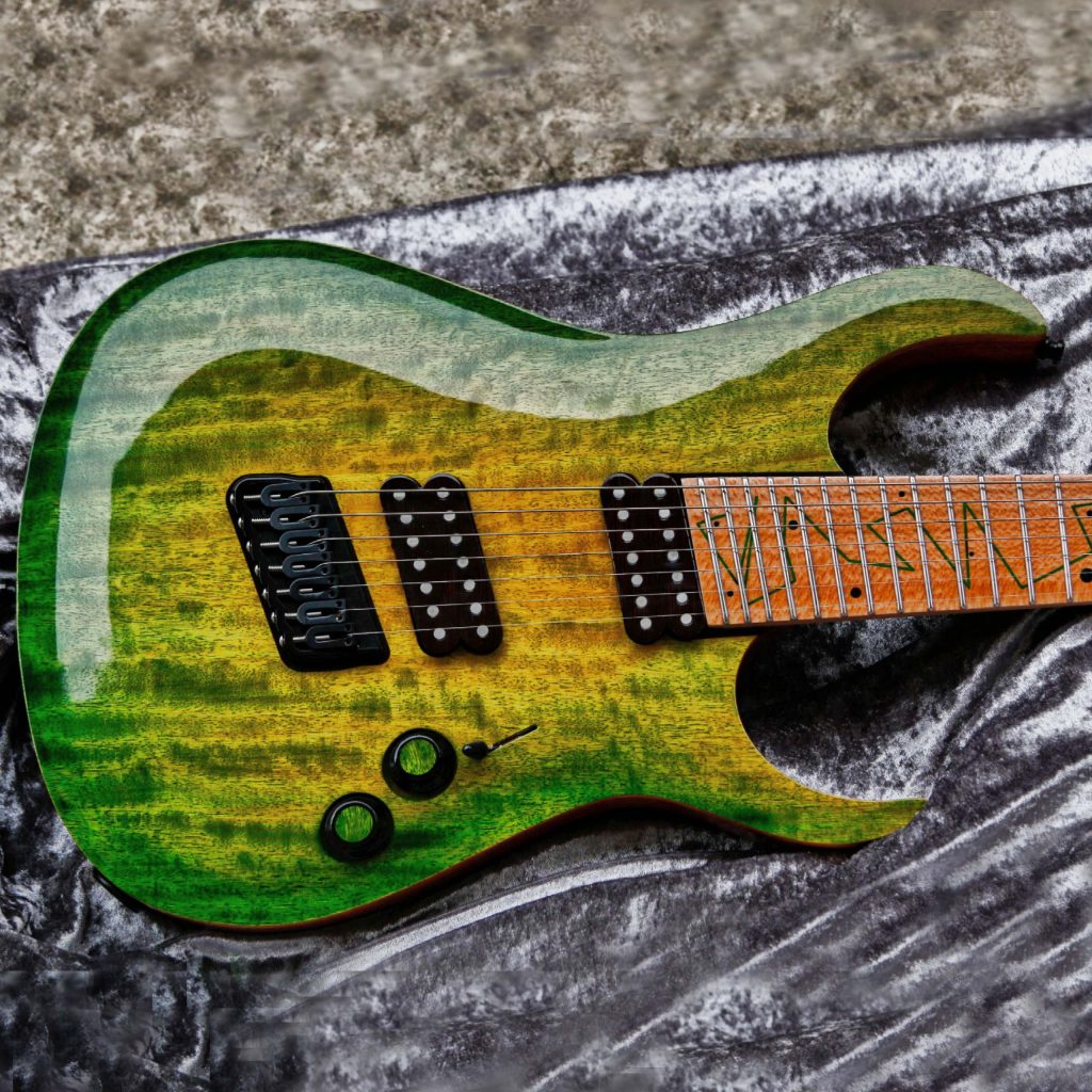 Body chitarra ergal 7 corde fanned top in movingui figurato carved tastiera fanned